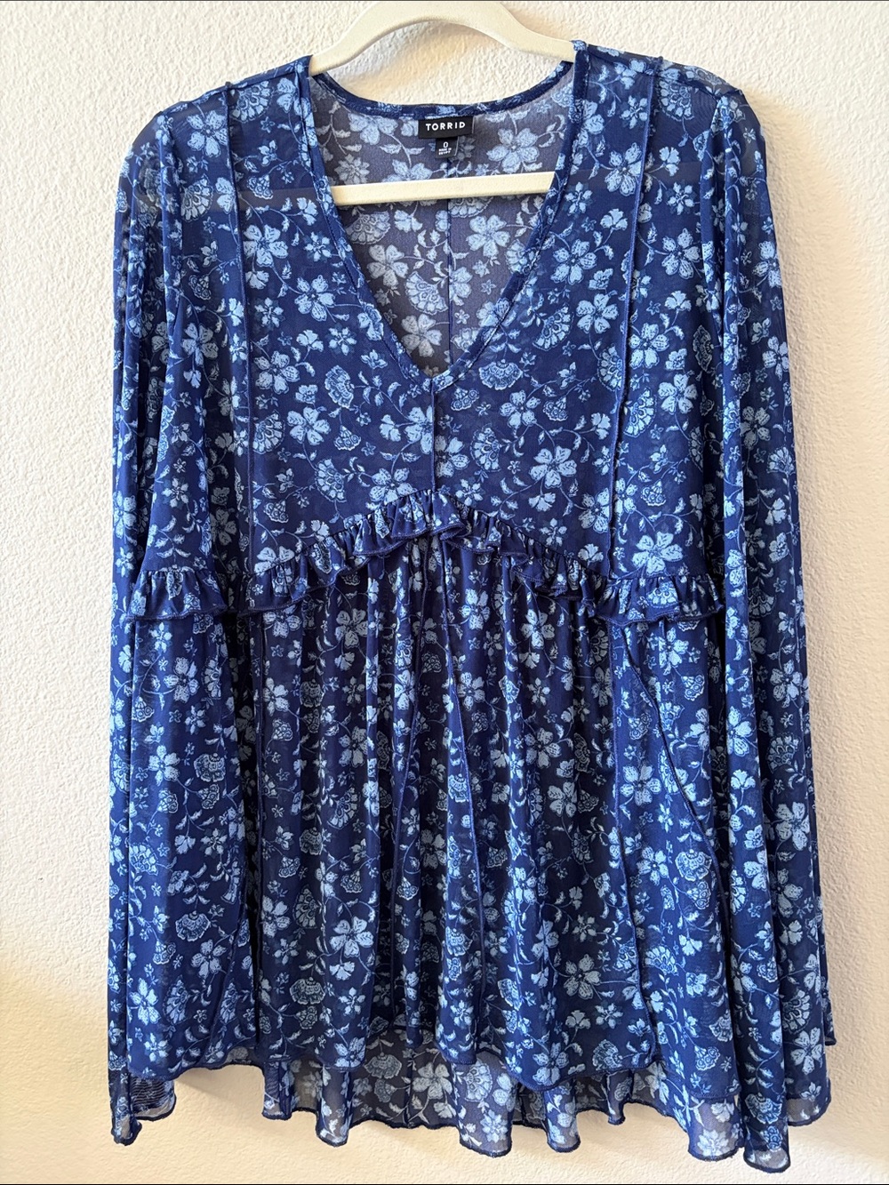 torrid navy and light blue mesh floral blouse NWOT
